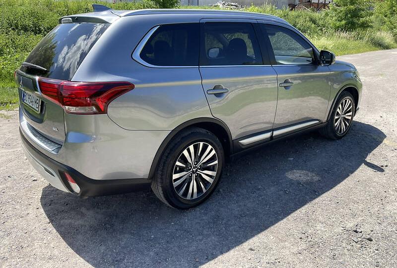 Mitsubishi Outlander SEL 2019