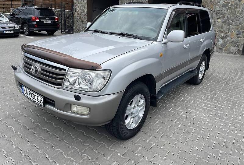 Toyota Land Cruiser 100 2005