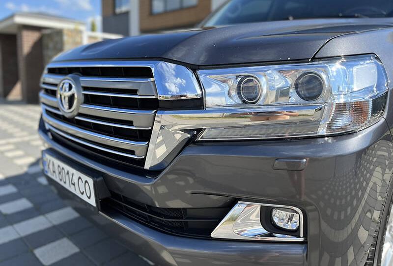 Toyota Land Cruiser 200 2020