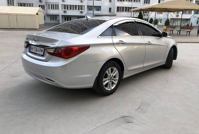 Hyundai Sonata 2011