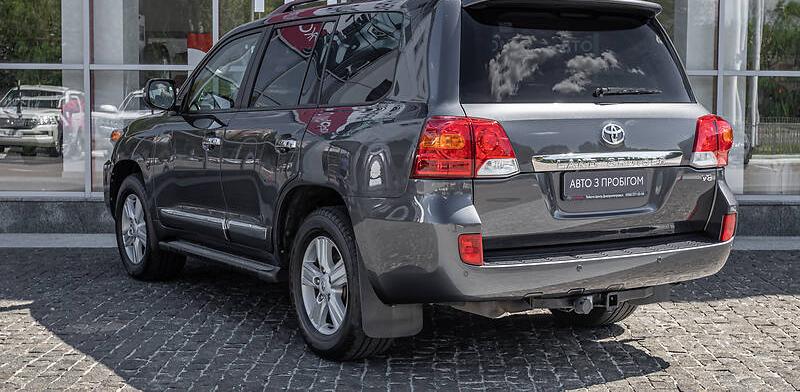 Toyota Land Cruiser 200 Premium 2013