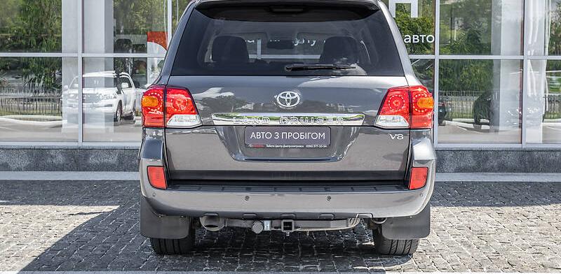 Toyota Land Cruiser 200 Premium 2013