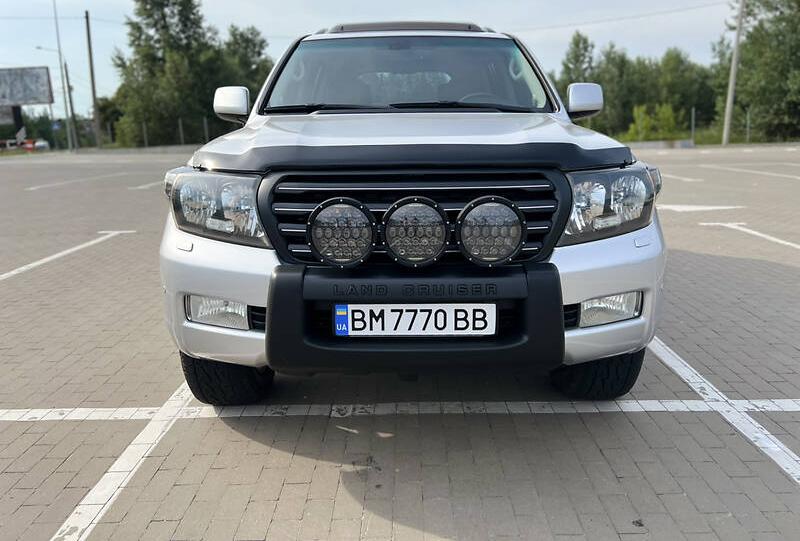 Toyota Land Cruiser 200 2011