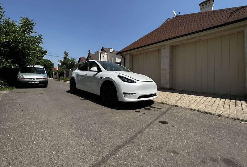Tesla Model Y performenc 2021