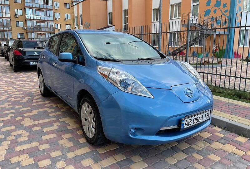 Nissan Leaf S 2013