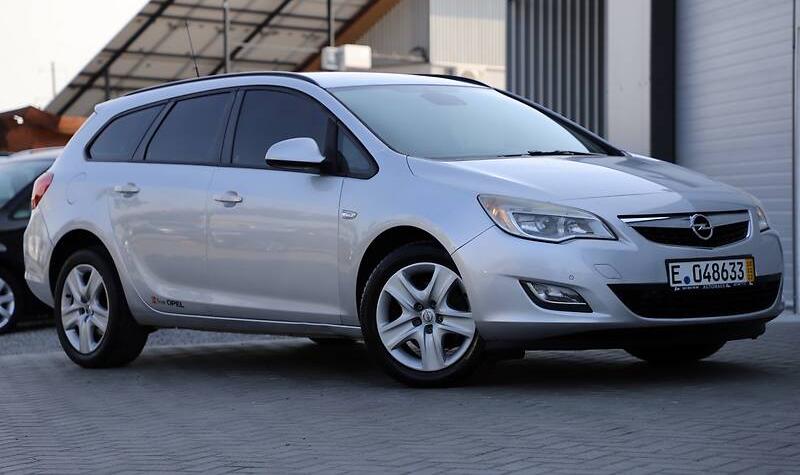 Opel Astra J MULTIPLE VERSION  2012