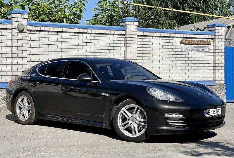 Porsche Panamera 4S 2010
