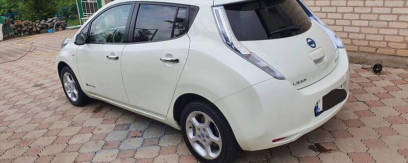 Nissan Leaf 2011