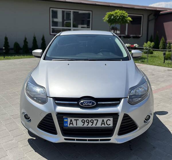 Ford Focus SE 2012
