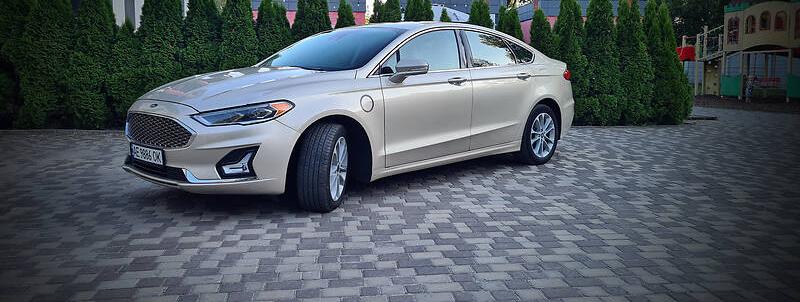 Ford Fusion Titanium Plug in 2019