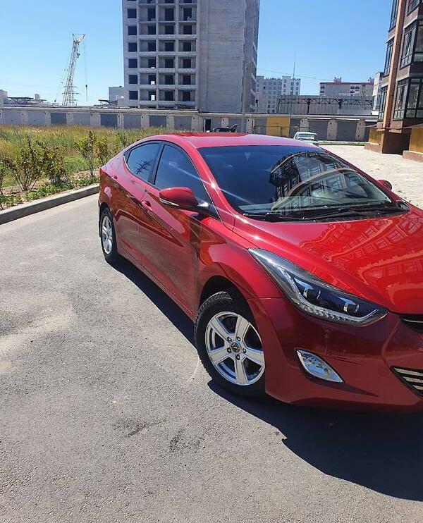 Hyundai Elantra 2012