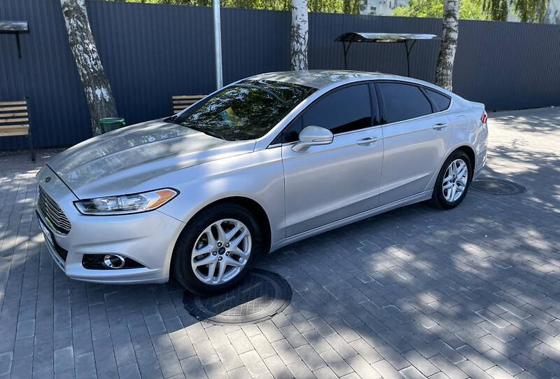 Ford Fusion SE 2015