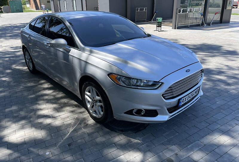 Ford Fusion SE 2015