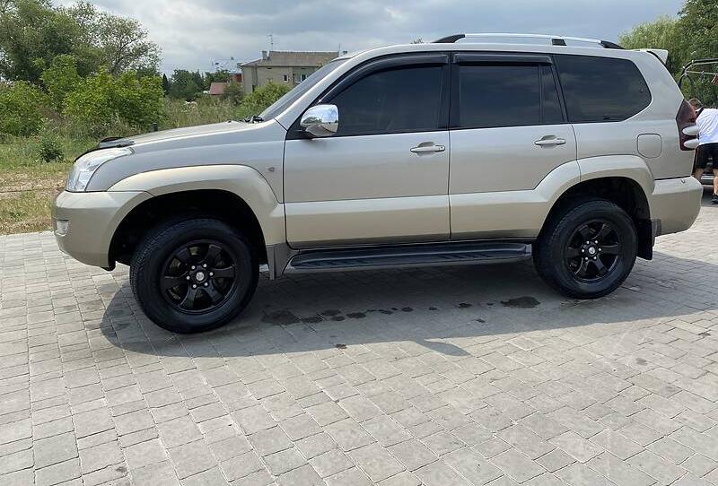 Toyota Land Cruiser Prado 120 2004