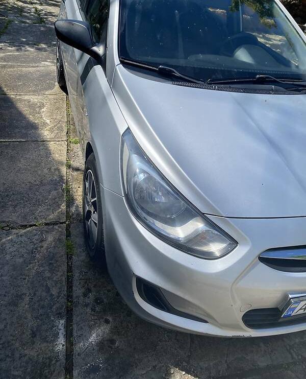 Hyundai Accent 2011