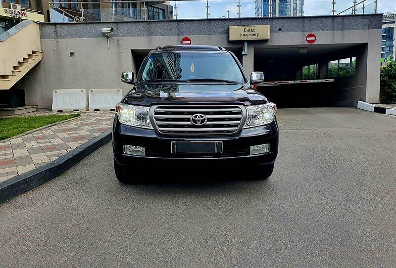 Toyota Land Cruiser 200 2008