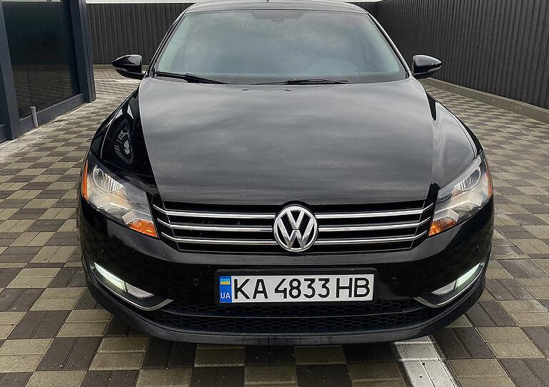 Volkswagen Passat B7 SEL 2011