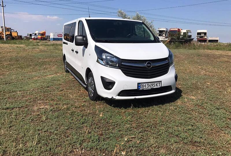 Opel Vivaro пасс. 2016