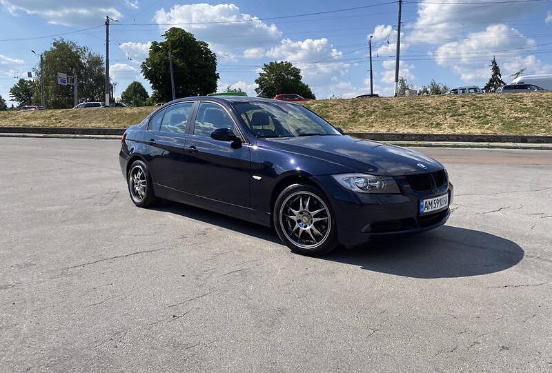 BMW 320 2008