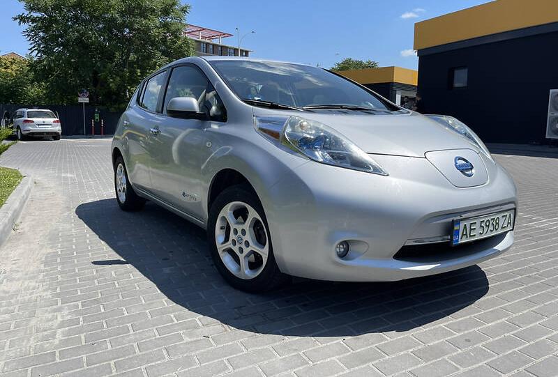 Nissan Leaf 2011