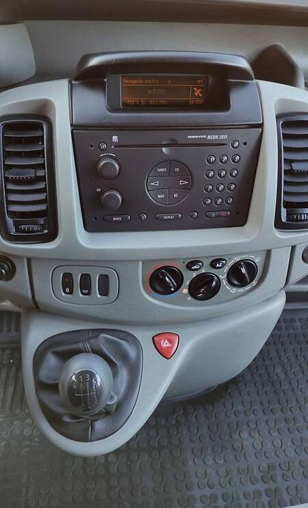 Opel Vivaro пасс. 2005