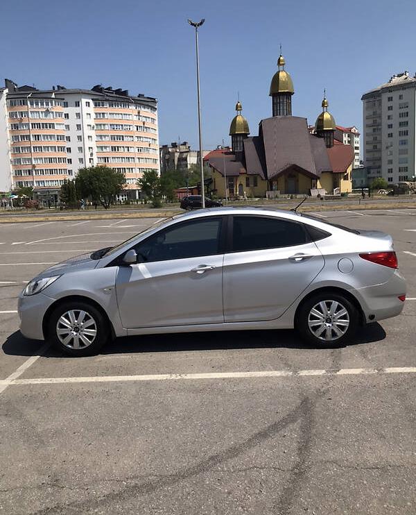 Hyundai Accent 2011