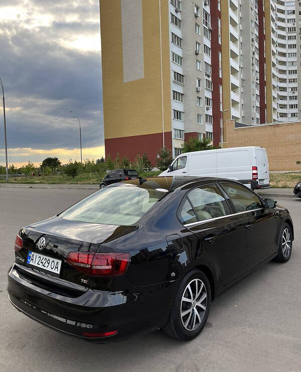 Volkswagen Jetta SE  2017