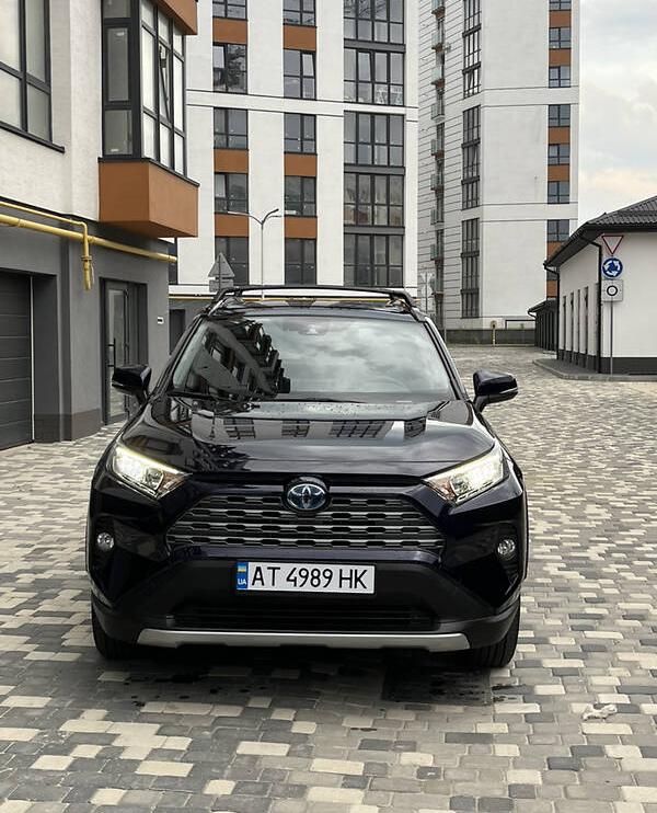 Toyota RAV4 XLE 2021