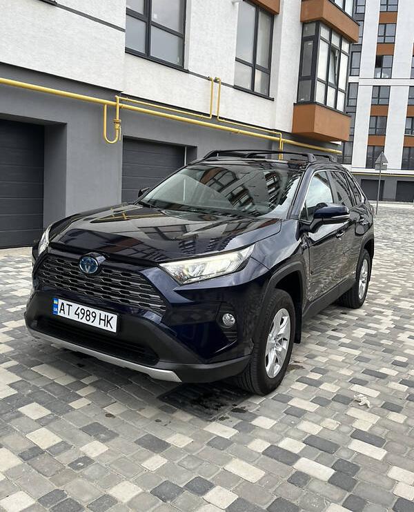 Toyota RAV4 XLE 2021