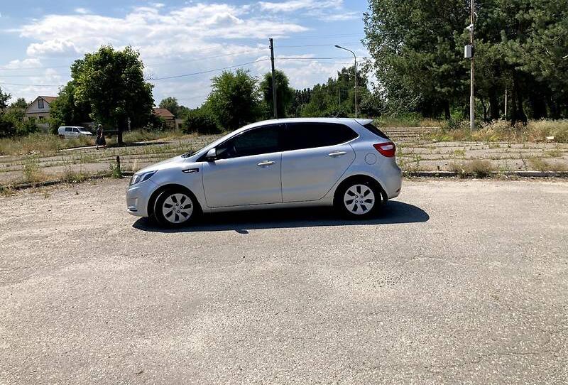 Kia Rio 1.6 AT 2012