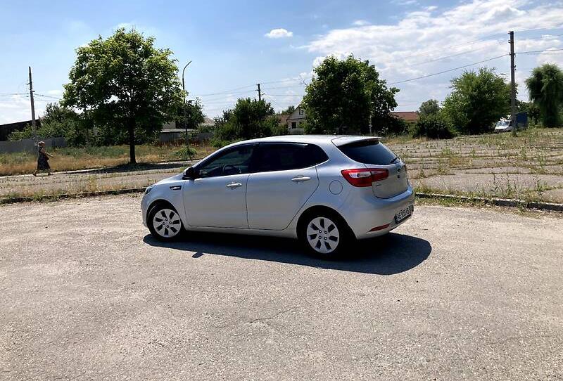 Kia Rio 1.6 AT 2012