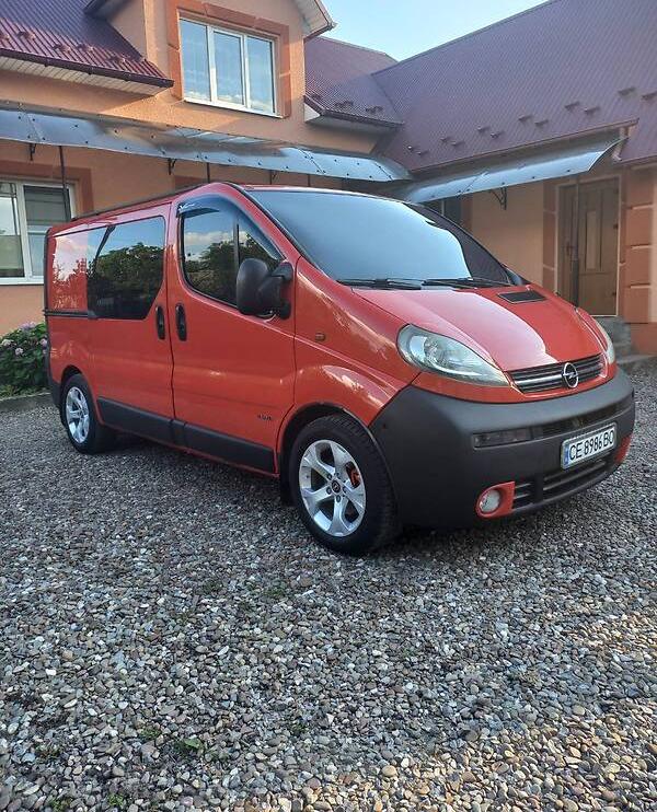 Opel Vivaro пасс. 2005
