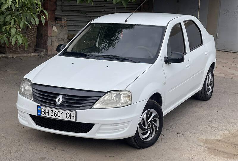 Renault Logan 2011