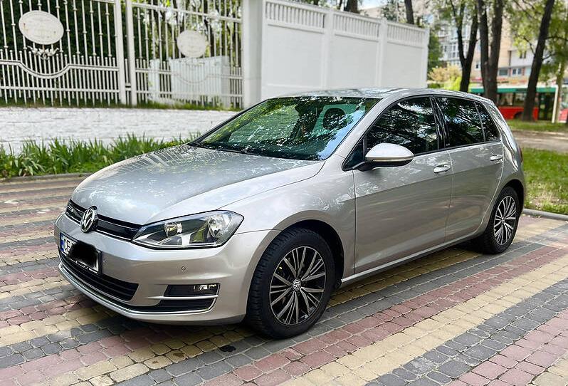 Volkswagen Golf VII Allstarr 2016