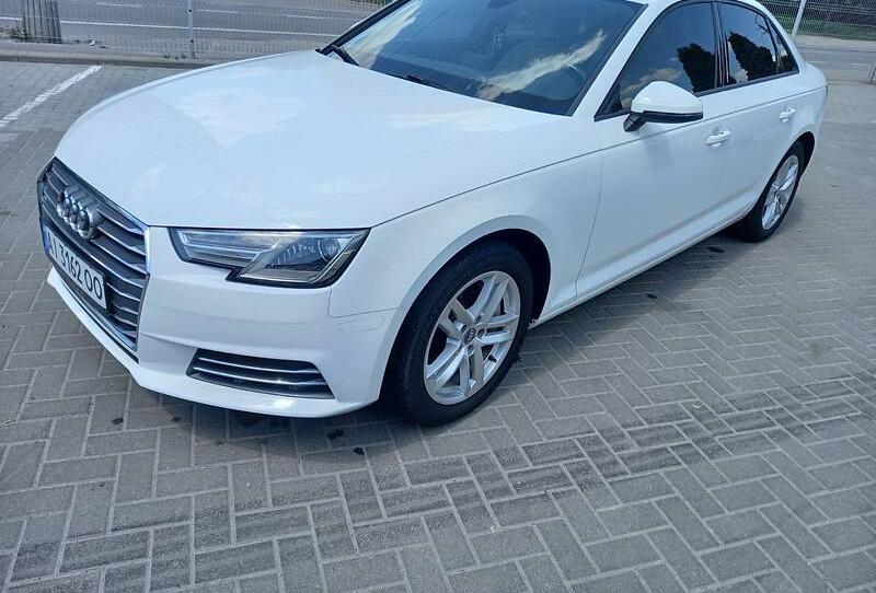 Audi A4 PREMIUM 2016