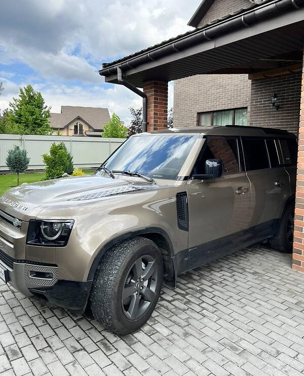 Land Rover Defender 2021