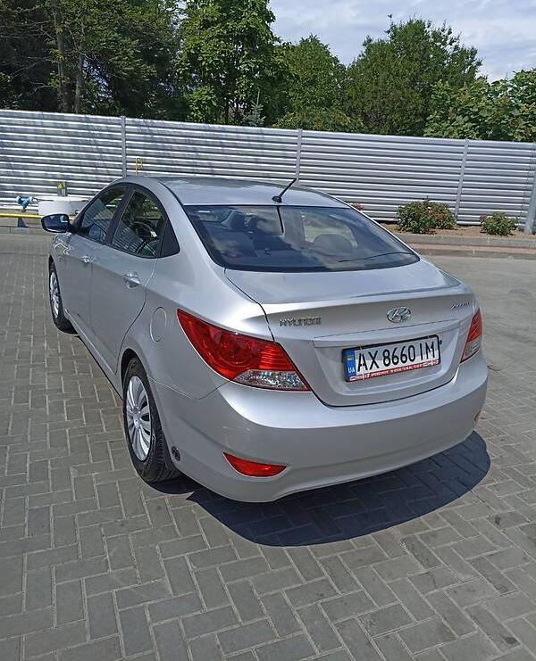 Hyundai Accent 2011