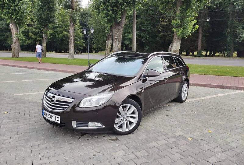 Opel Insignia 4x4 Sports Tourer  2012