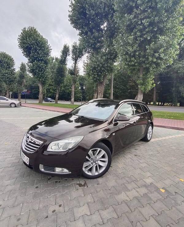 Opel Insignia 4x4 Sports Tourer  2012