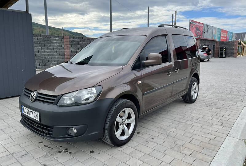Volkswagen Caddy пасс. 2010