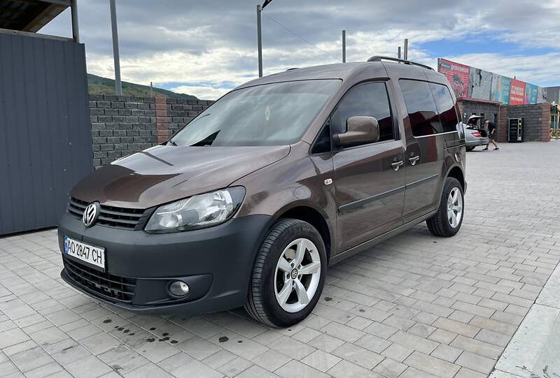 Volkswagen Caddy пасс. 2010