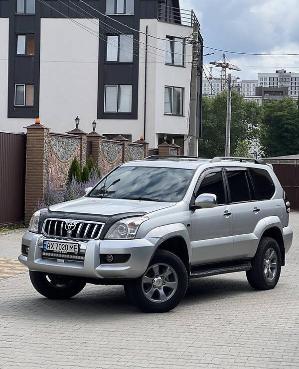 Toyota Land Cruiser Prado 120 2006