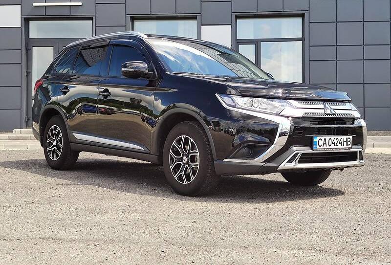Mitsubishi Outlander Intense CVT 2019