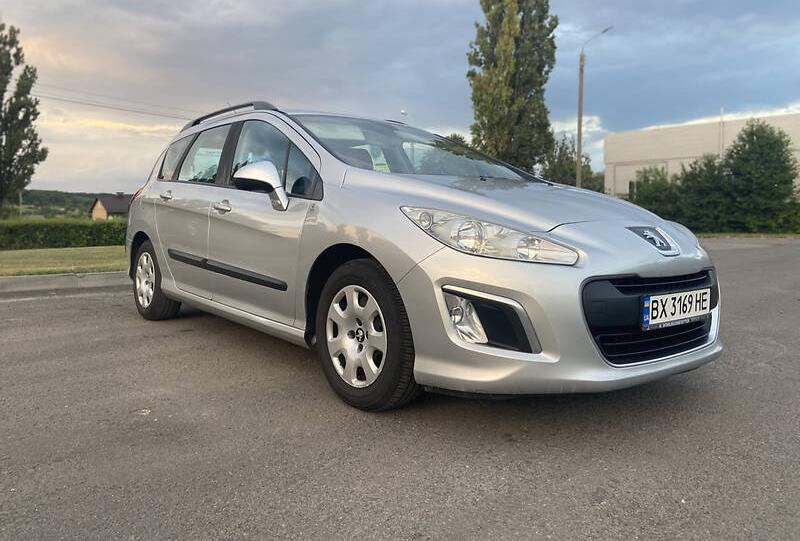 Peugeot 308 SW 2011