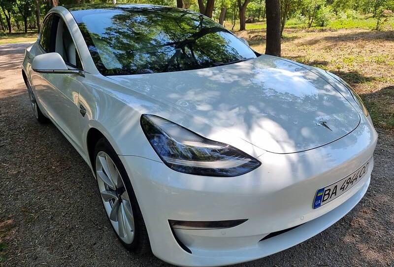 Tesla Model 3 2020