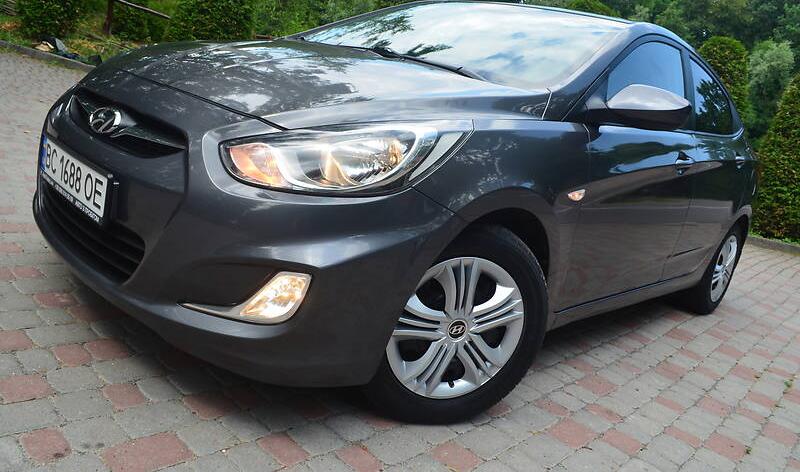 Hyundai Accent 2012