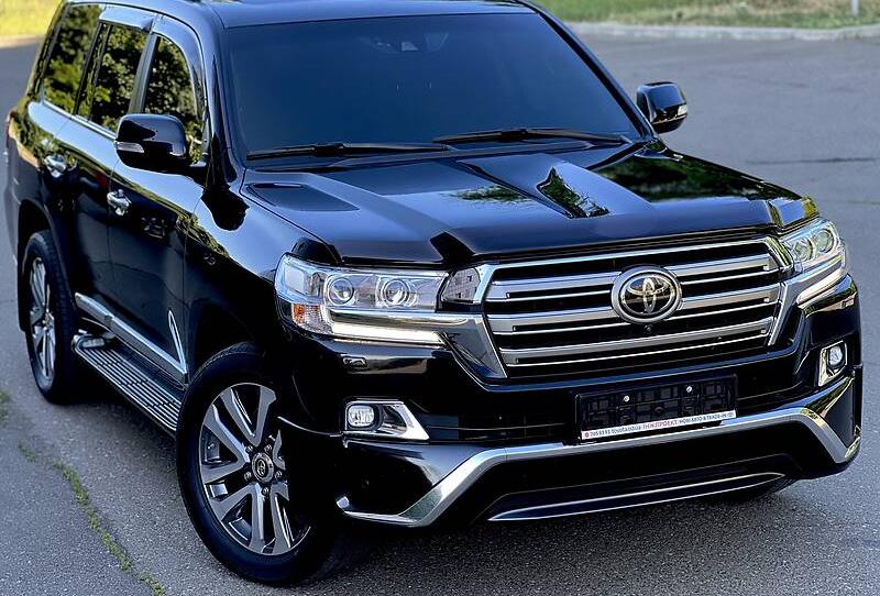 Toyota Land Cruiser 200 P R E M I U M 2017