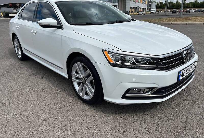 Volkswagen Passat B7 SE Plus Technology 2017
