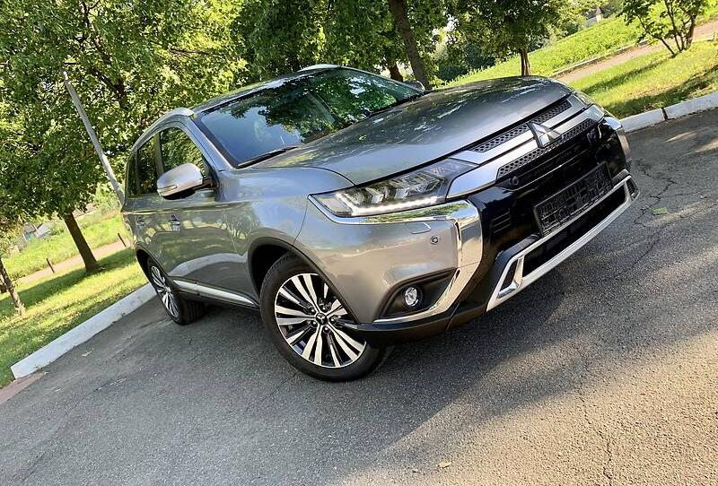 Mitsubishi Outlander 2020