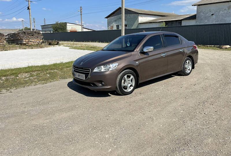 Peugeot 301 Officia 2013